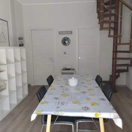 Holiday home Vacanze In Con Giardino *