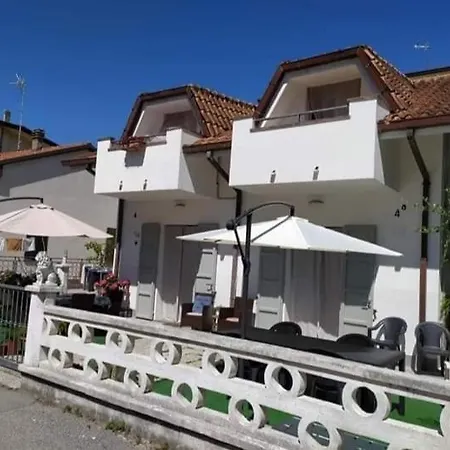 Holiday home Vacanze In Con Giardino *